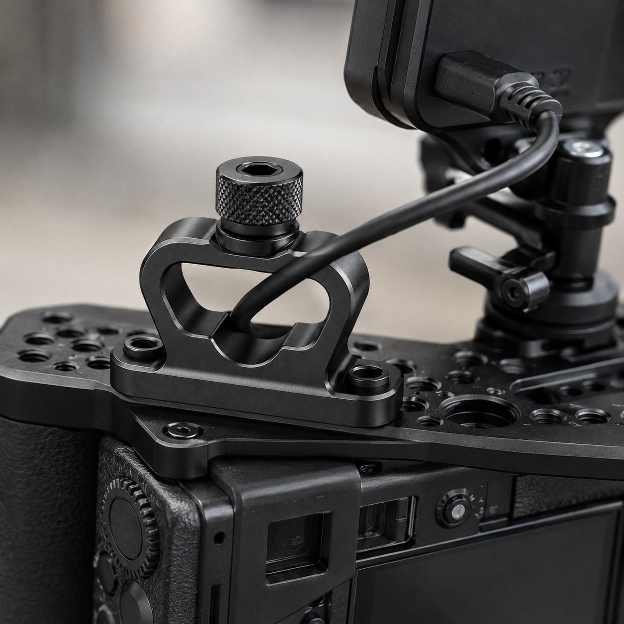 LoauYee™ Vanta Loop Cable Clamp